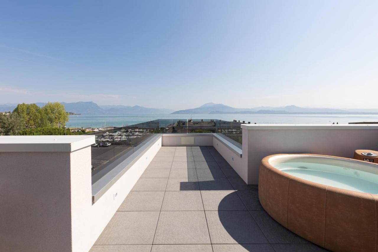 Hotel Cristal 시르미오네 외부 사진