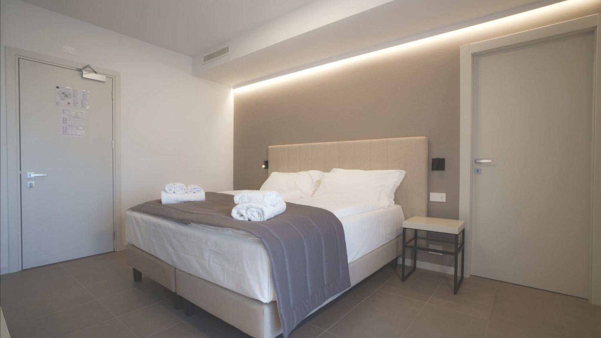 Hotel Cristal 시르미오네 외부 사진
